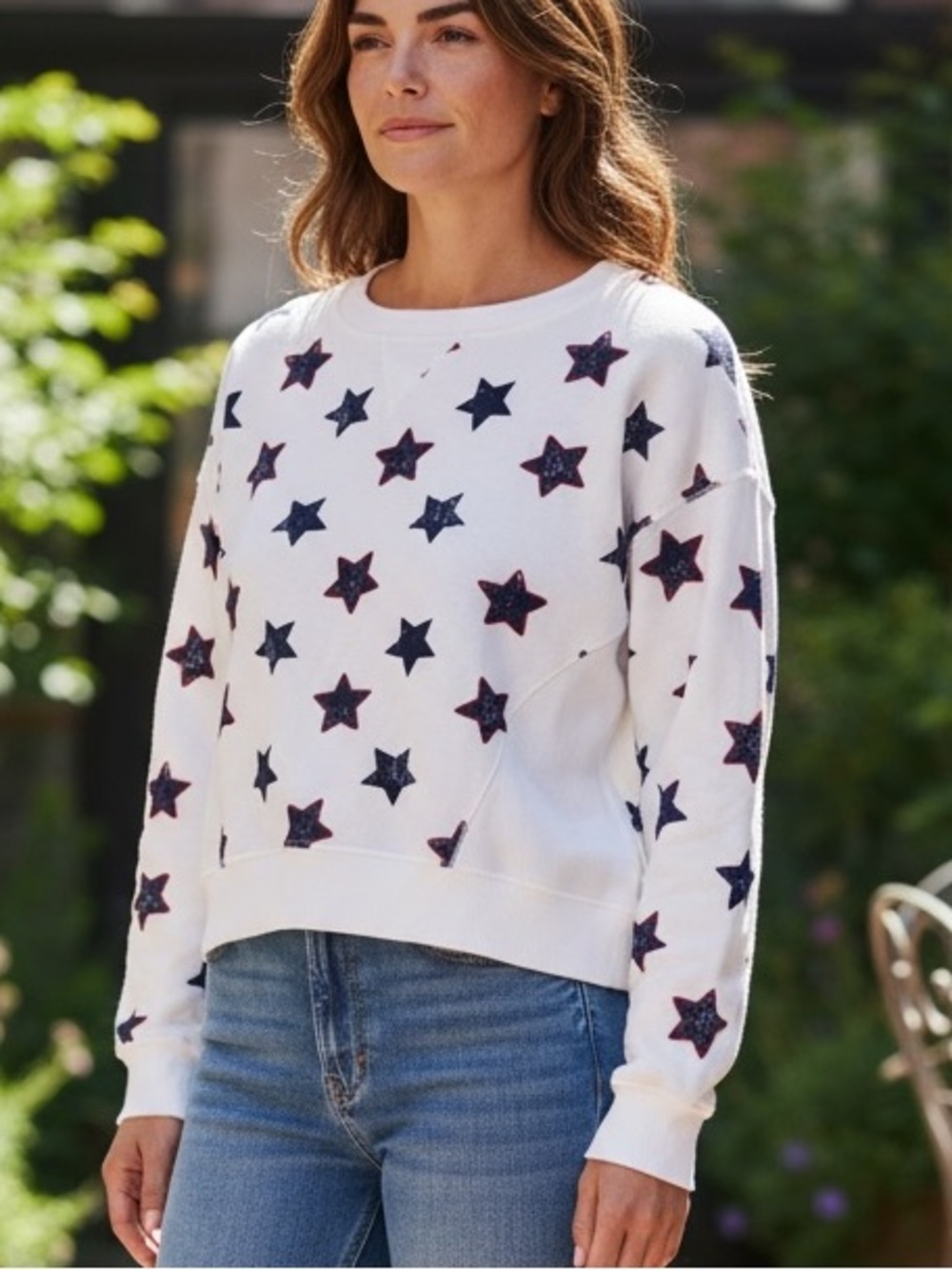 Steve Madden Oversized Cropped White Sweatshirt with Navy Star Print
